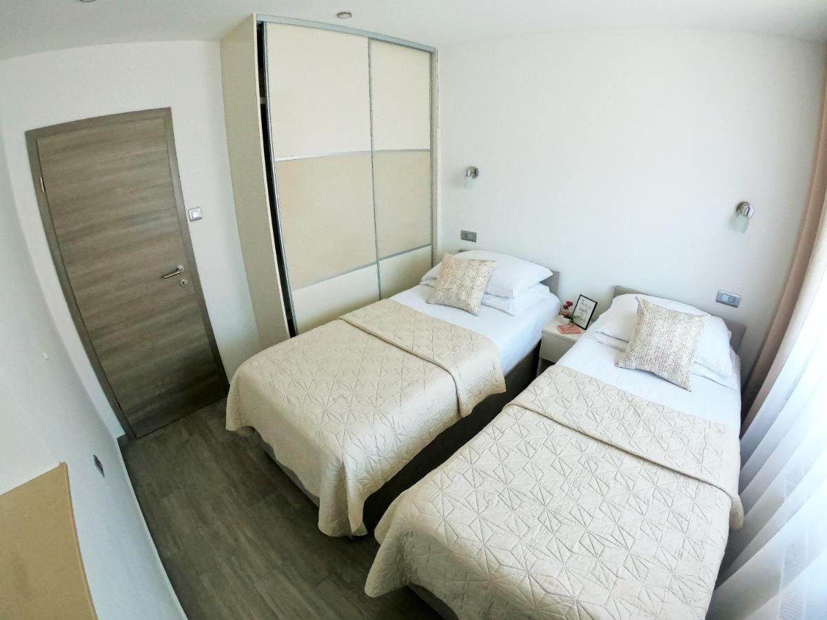Apartment Stela - Private Terrace & Parking Zadar Exteriör bild