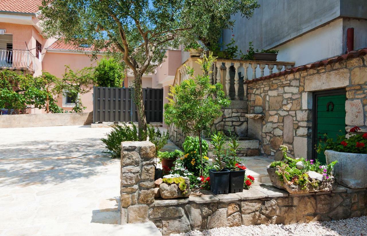 Apartment Stela - Private Terrace & Parking Zadar Exteriör bild