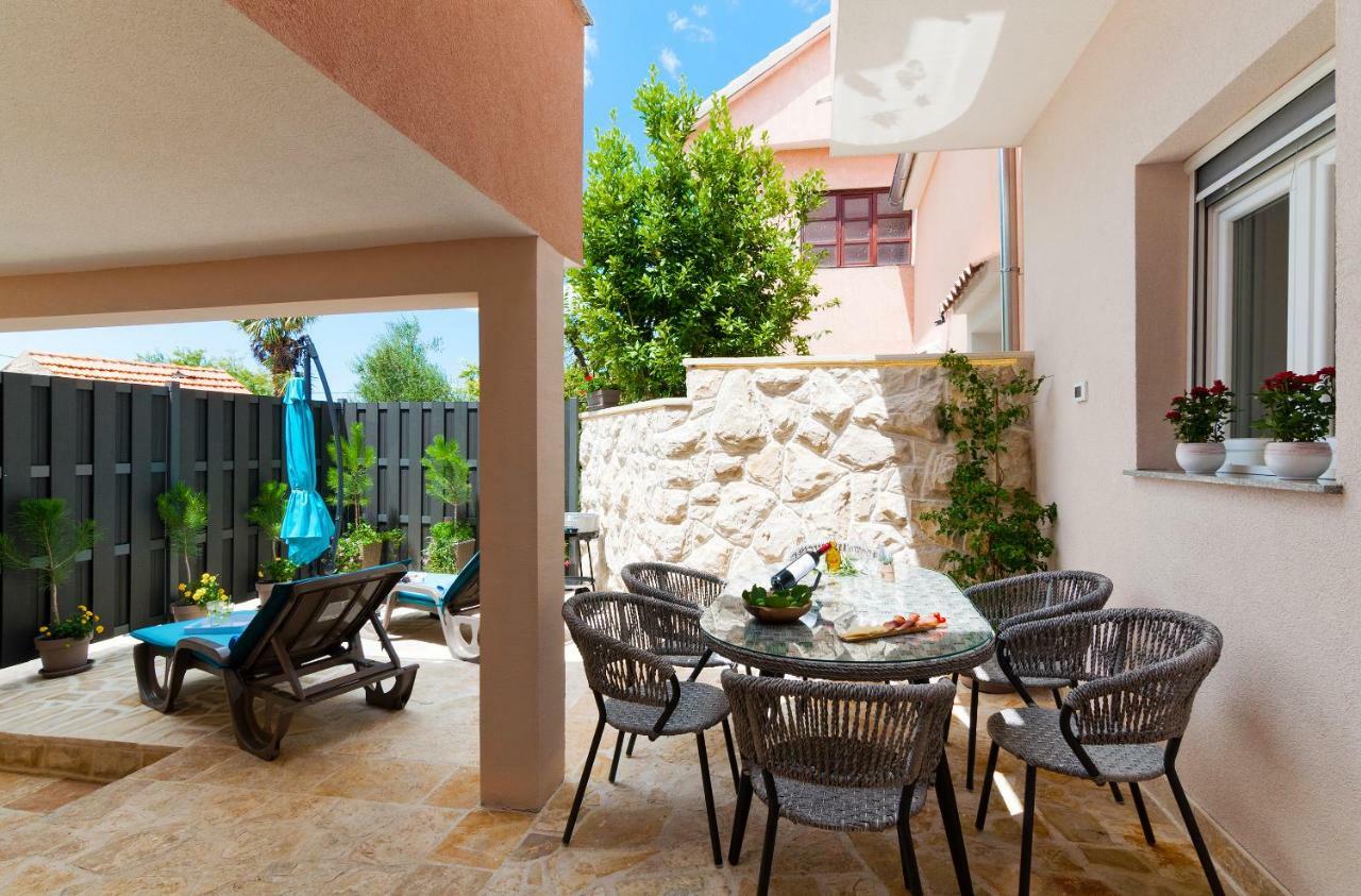 Apartment Stela - Private Terrace & Parking Zadar Exteriör bild