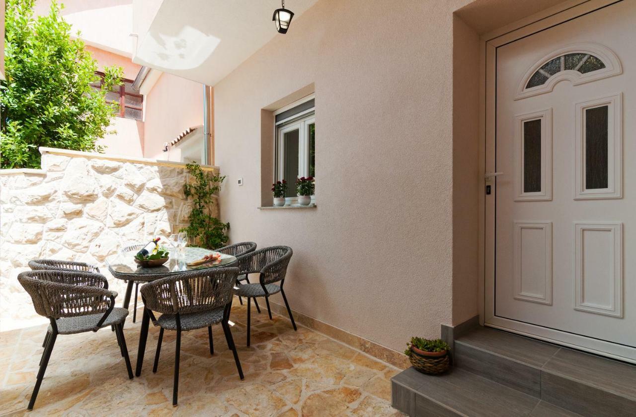 Apartment Stela - Private Terrace & Parking Zadar Exteriör bild
